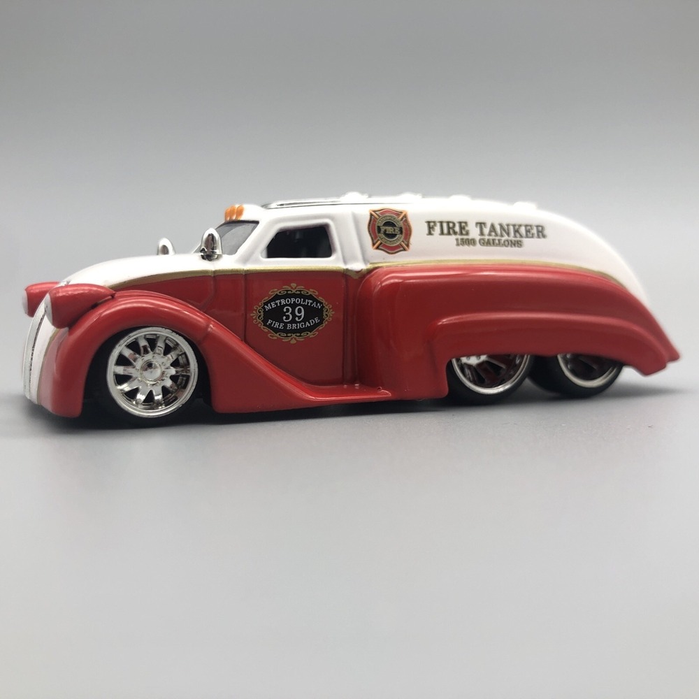 Jada D-Rods 1939 '39 Dodge Airflow Fire Tanker Red &‎ White Diecast 1/64 Scale